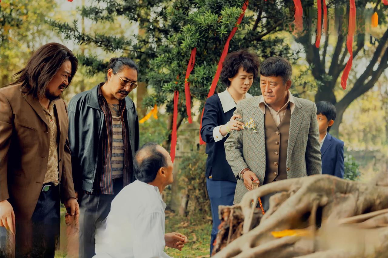 《扫毒风暴》看了6集，先不评论演员和剧情，只觉得这电视是在船上拍的，画面左摇右摆