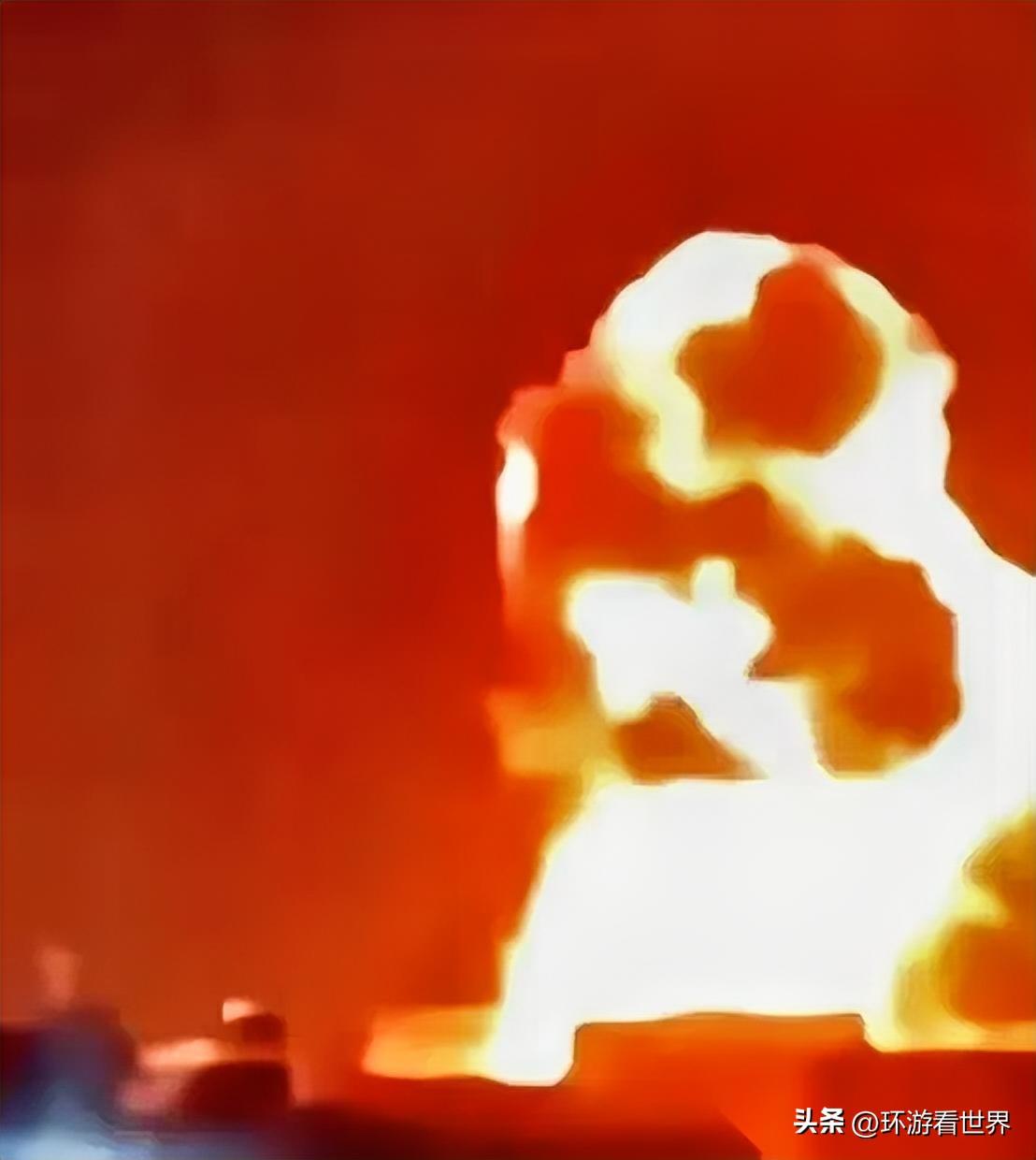 五枚导弹，拦下四枚，就那漏网的一枚，不偏不倚，正中天灵盖。炸的不是别的地方，是卡