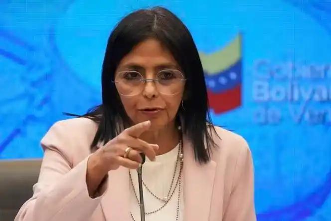 委内瑞拉的未来何去何从？目前看，有三种可能。  
 
这场关于国家命运的博弈，早