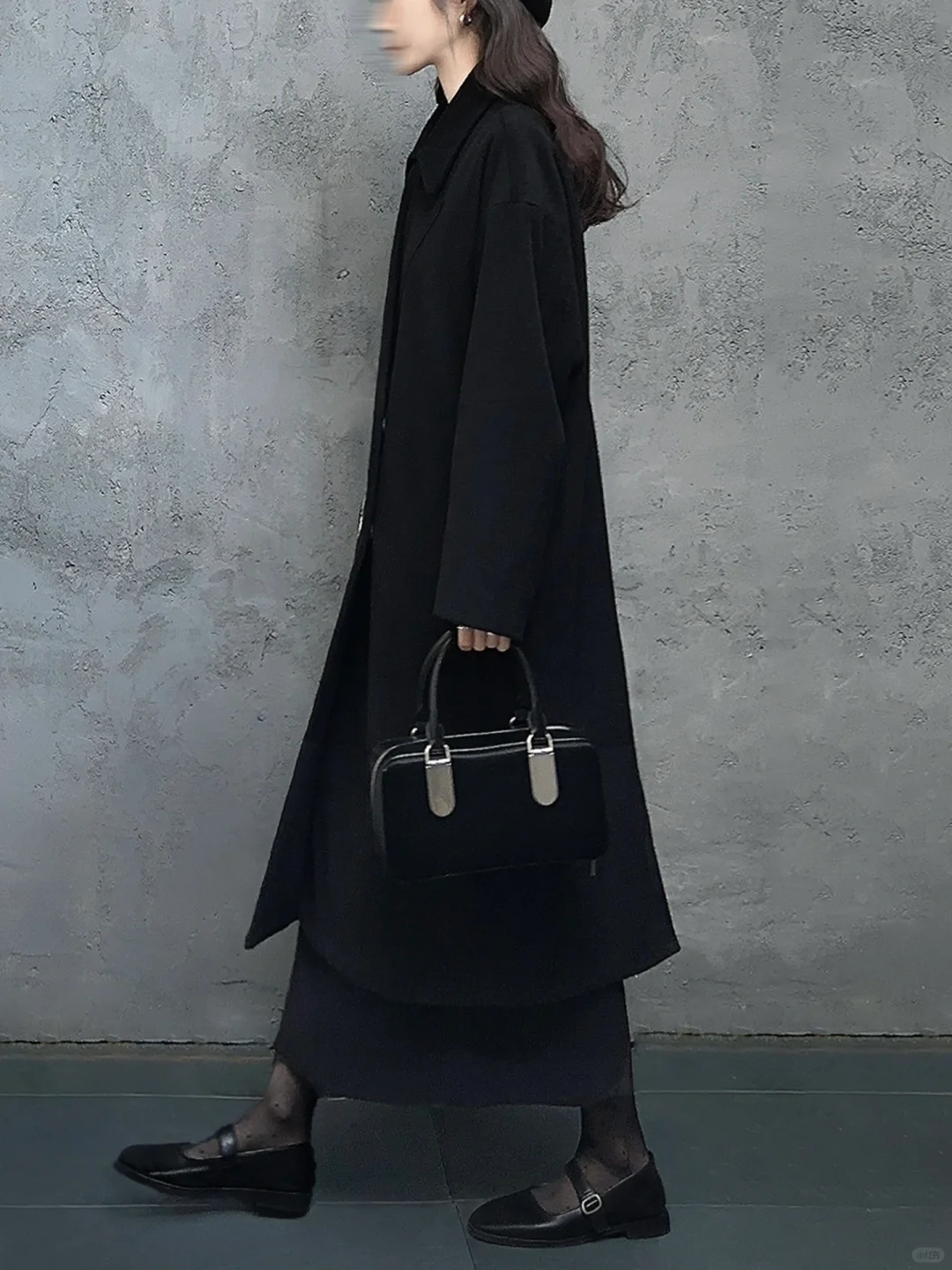 黑大衣自带氛围感！