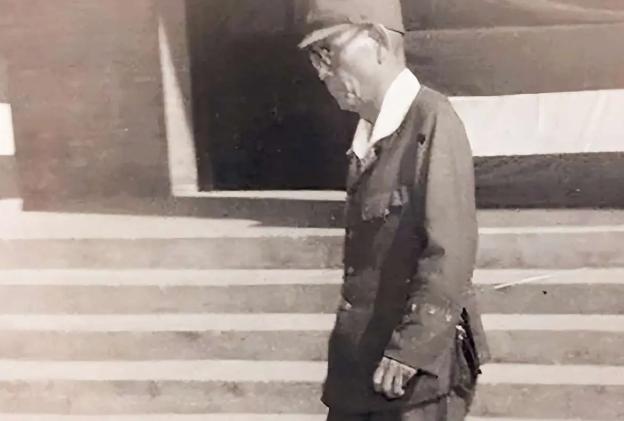 冈村宁次手握105万大军，当他听到日本投降后，第一反应是什么？1945年，岗村宁