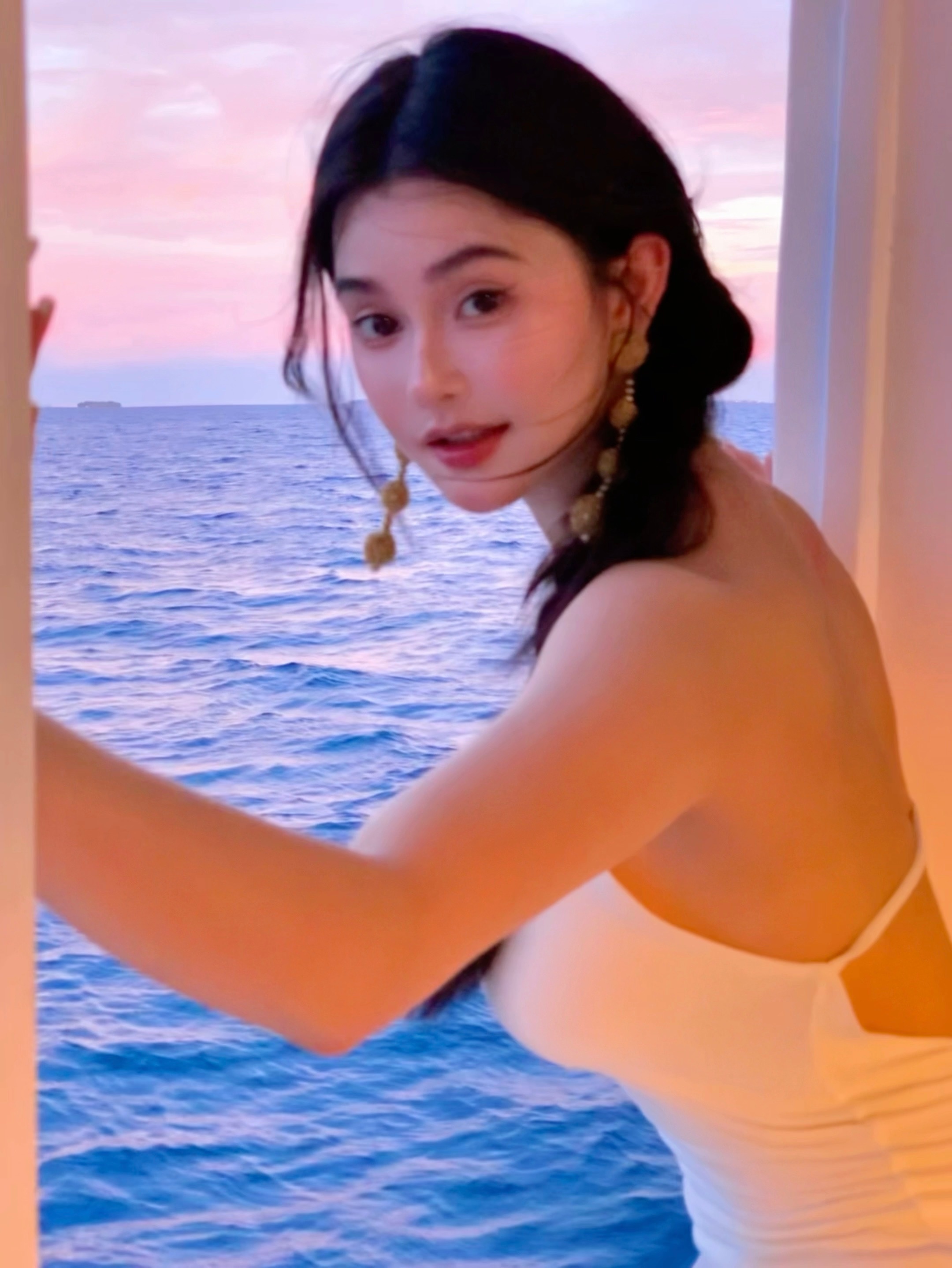 钓到一只夕阳色小鱼 ​​​