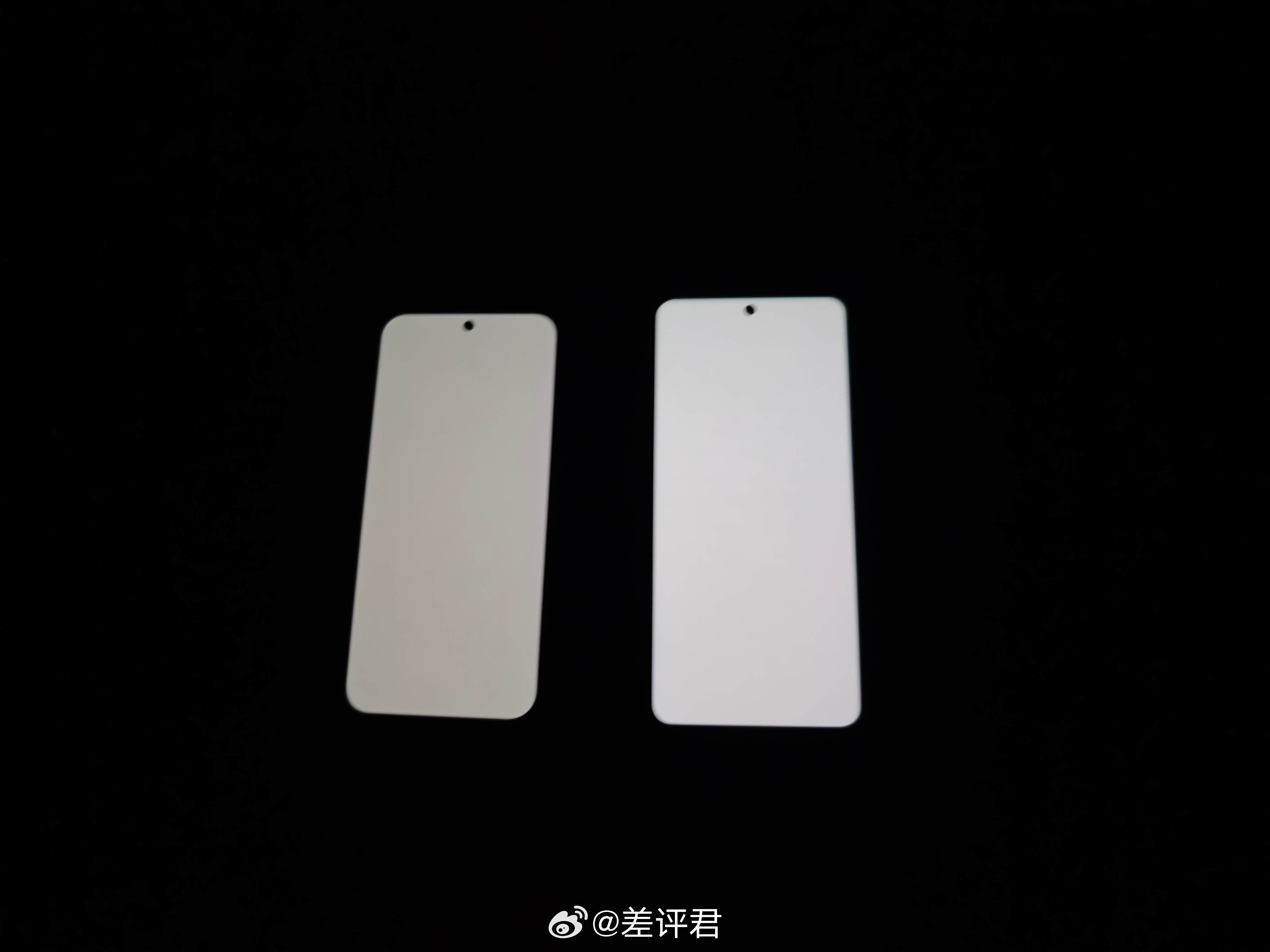 #差评在现场# 对了，天马在现场展示区还给 OPPO Find X9 系列搭了一