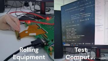 清北研发全球首个全柔性存算一体AI芯片 一张薄如纸片、能卷在手指上的柔性芯片（不