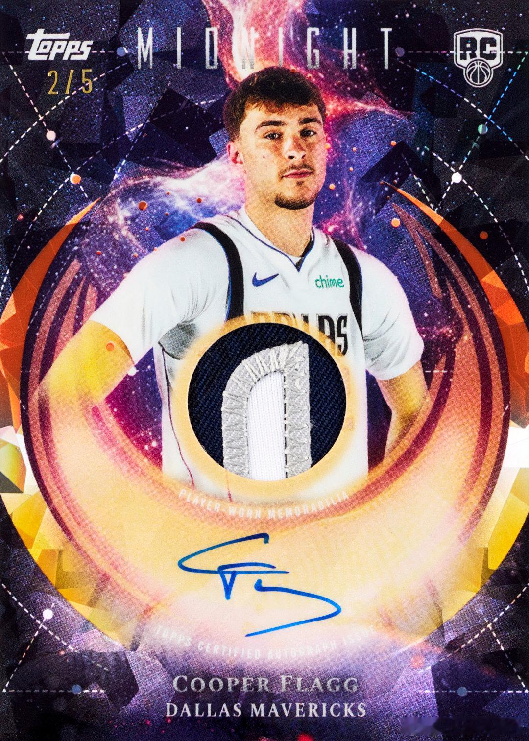 在刚刚结束的独行侠对阵黄蜂的比赛中，曾经的“杜克双子星”弗拉格与克努佩尔上演对飙