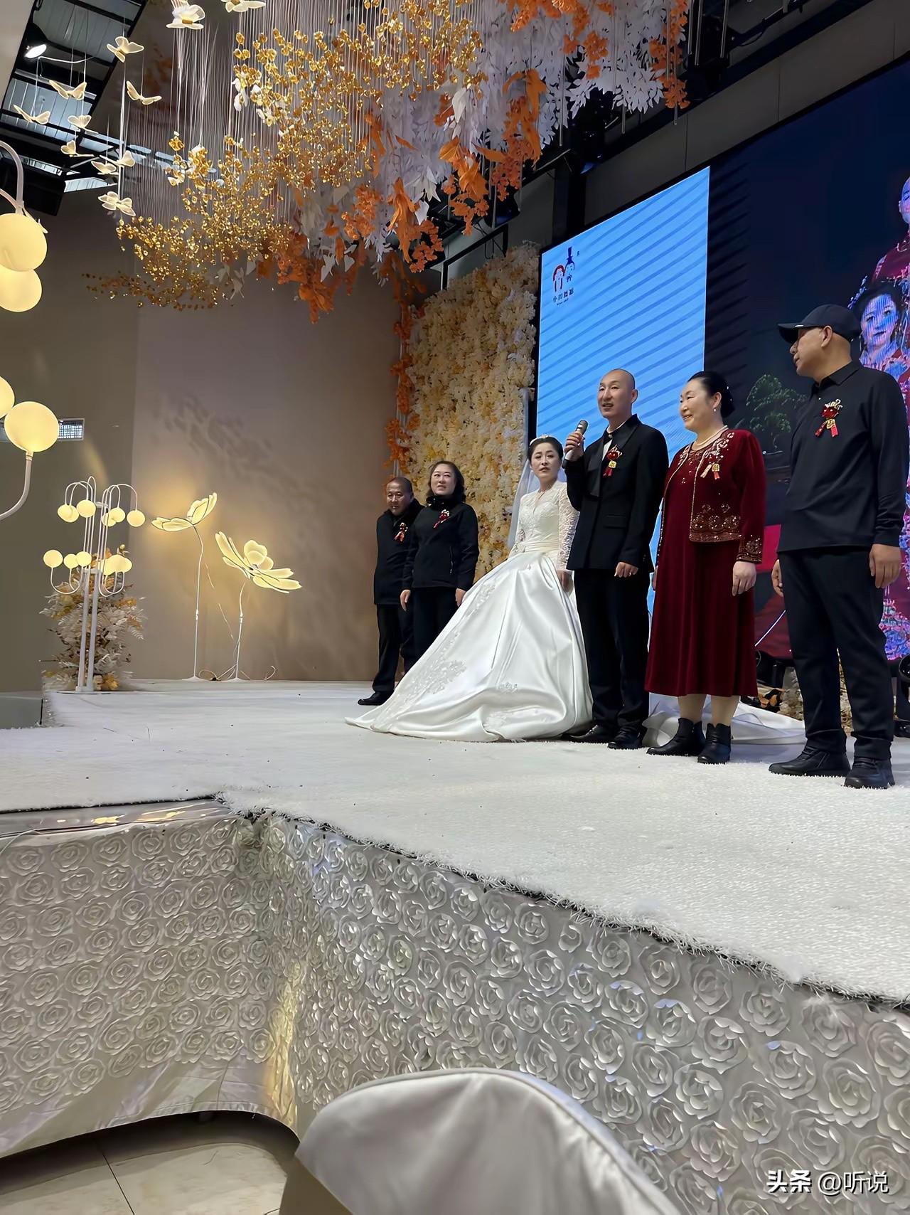 婚庆发言真的好尴尬，强制煽情，还不能吃饭