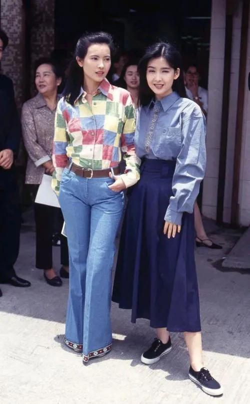 90年代蓝洁瑛和周慧敏的合影，一个“靓绝五台山”，一个被媒体封为“玉女掌门人”，