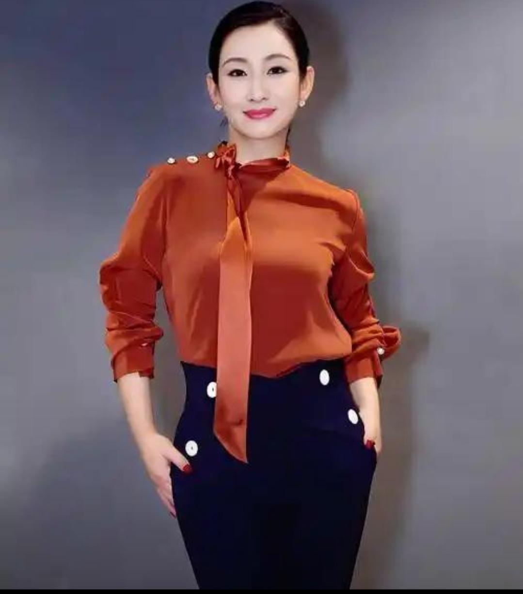 王新军没想到，闫学晶人设崩塌不到半月，秦海璐因一句话口碑暴增
娱乐 明星