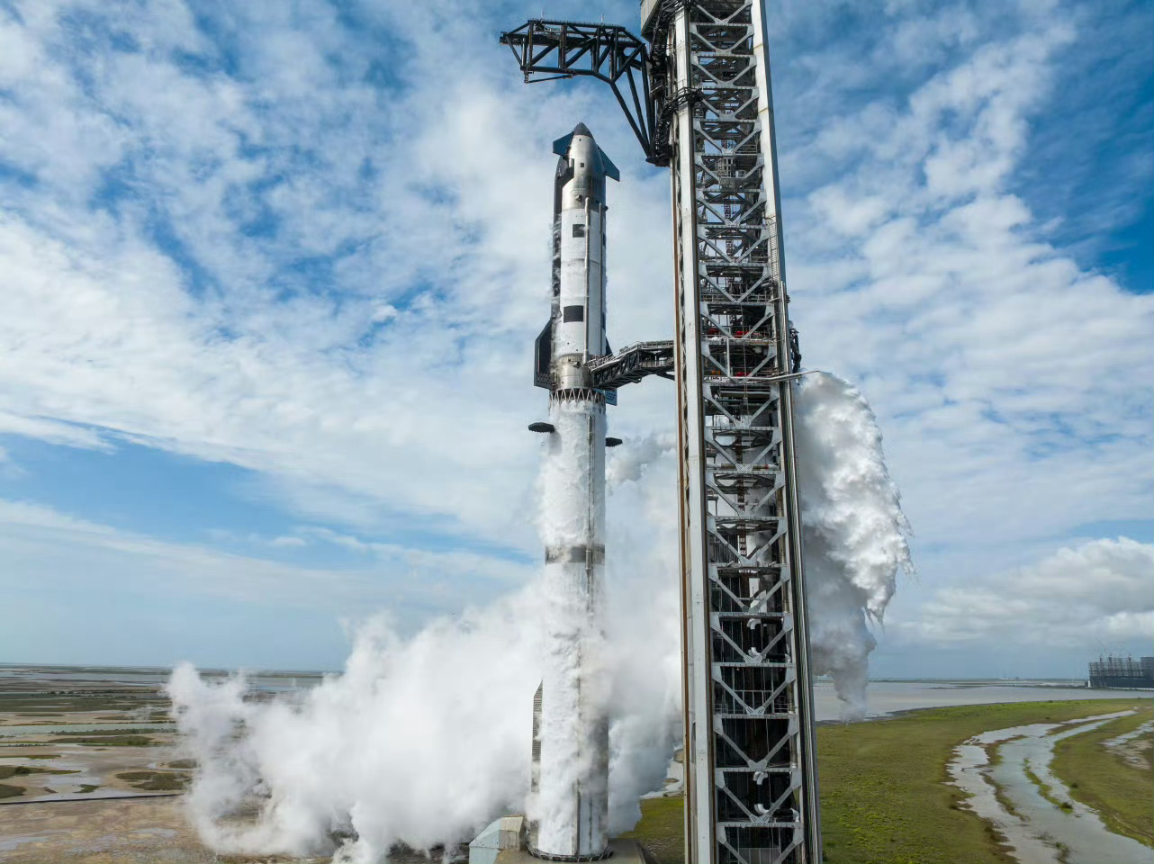SpaceX官宣，超重型火箭/星舰V3组合体计划于北京时间5月20日清晨发射，此