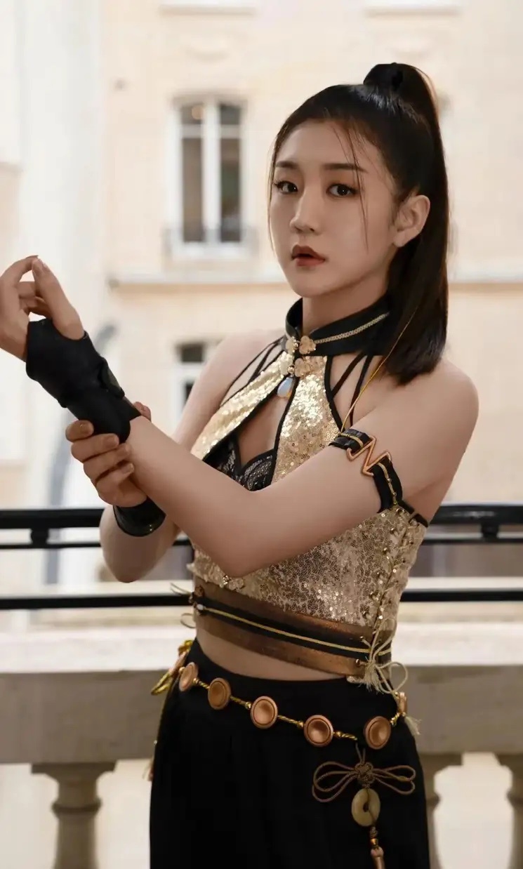 对陈梦这个运动员越来越喜欢了，干一行像一行，穿运动服的时候落落大方，给祖国增光的