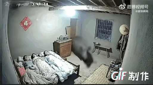 太无情了，挤挤呗～