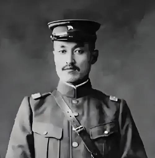 郭松龄兵败巨流河的前夜，曾对着妻子韩淑秀含泪坦言，这场倾尽身家的反奉之战，既不是