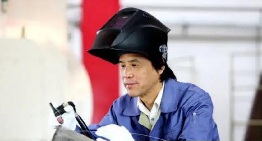 “火箭心脏焊接人”高凤林：外企年薪百万挖不走，称：我是中国人!

现如今，大家都