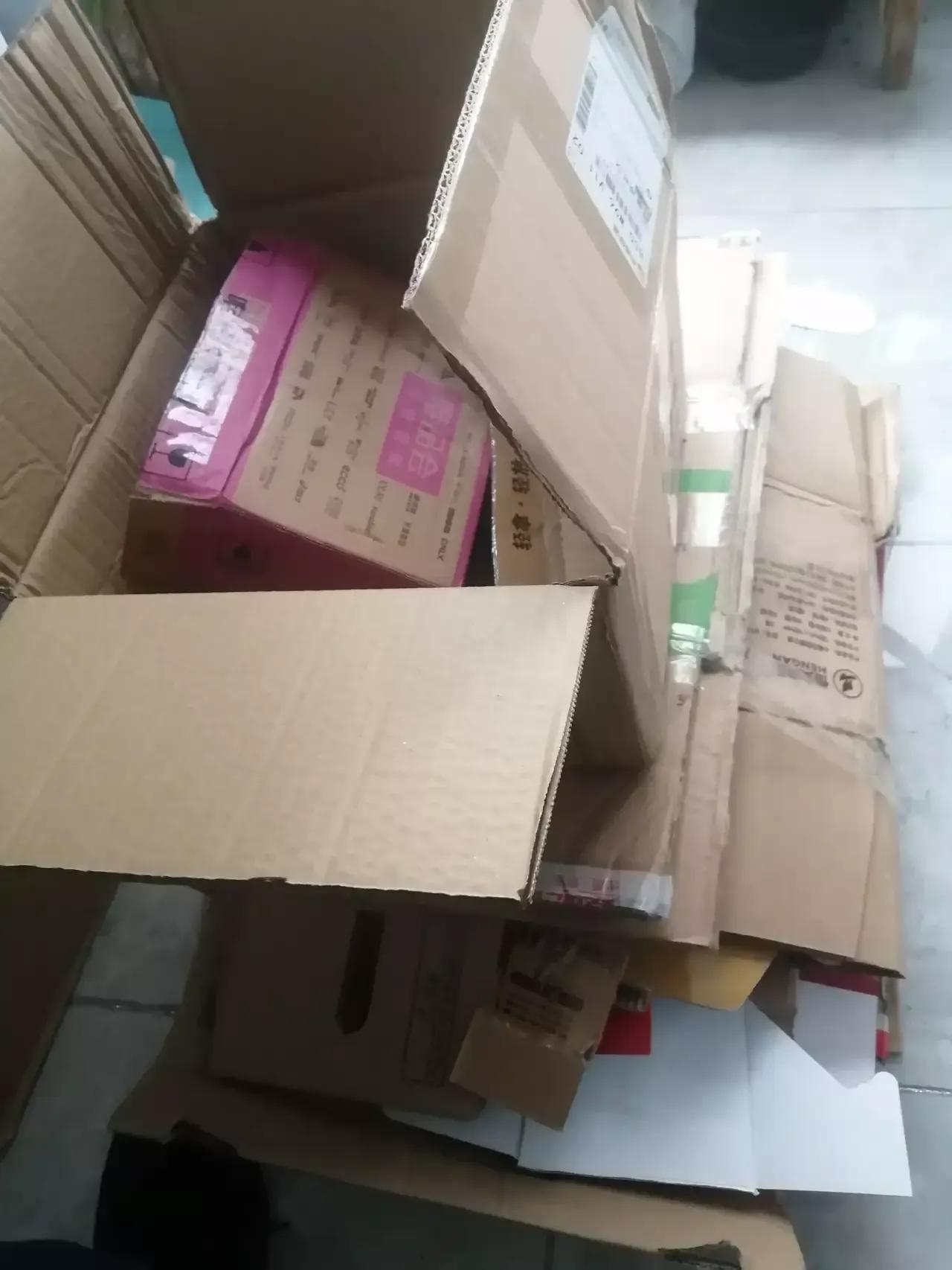 纸箱有甲醛会得白血病？
这种谁懂？
现实里，真的发生了，有点可怕。