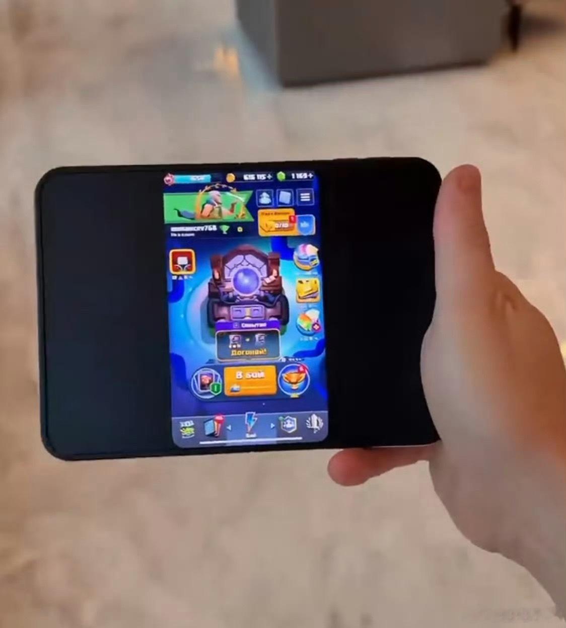 iPhoneDuo开箱暴露适配问题刚看包装手机的膜质感有点太拉胯了，而且适配也没