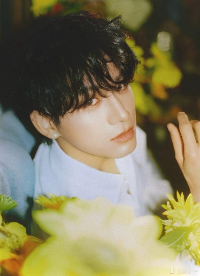 姚琛钱锟合作新歌姚琛钱锟新歌JYPSM世纪联姻谁懂这种快乐！喜欢的两个人一起发歌