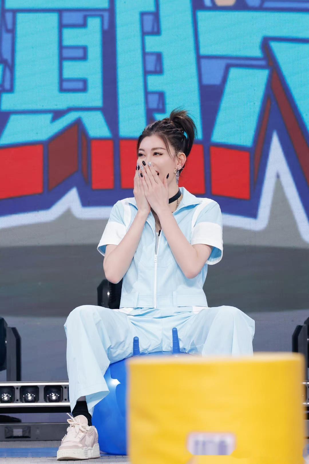 #龚琳娜李彩桦方言版无法原谅# 不同版本的歌真的人带来不同的情绪感受，这一次听到