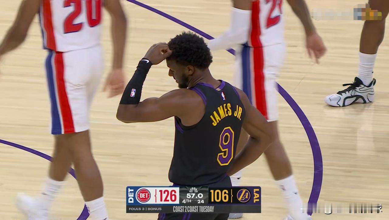 湖人新星布朗尼真是太不孝顺了，他在父亲詹姆斯的生日夜上竟然怒砍0分！在今天湖人主