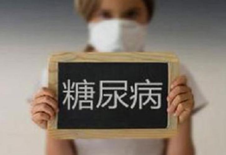 糖尿病时间长了，吃的药能吓你一跳。去医院开药，每次开两至三个月的量，我开的药装了