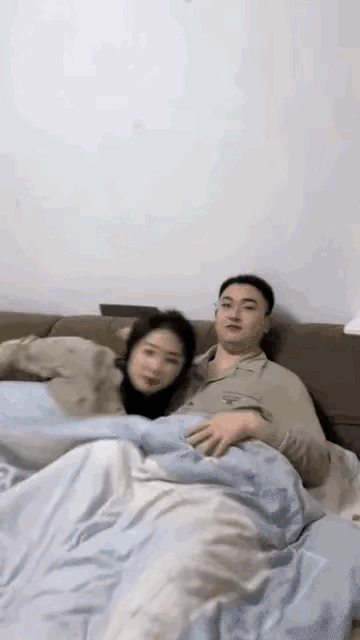 1 笑不活了，这剧情反转也太猝不及防了。
2 一个深谙人情世故，一个懂得知恩图报