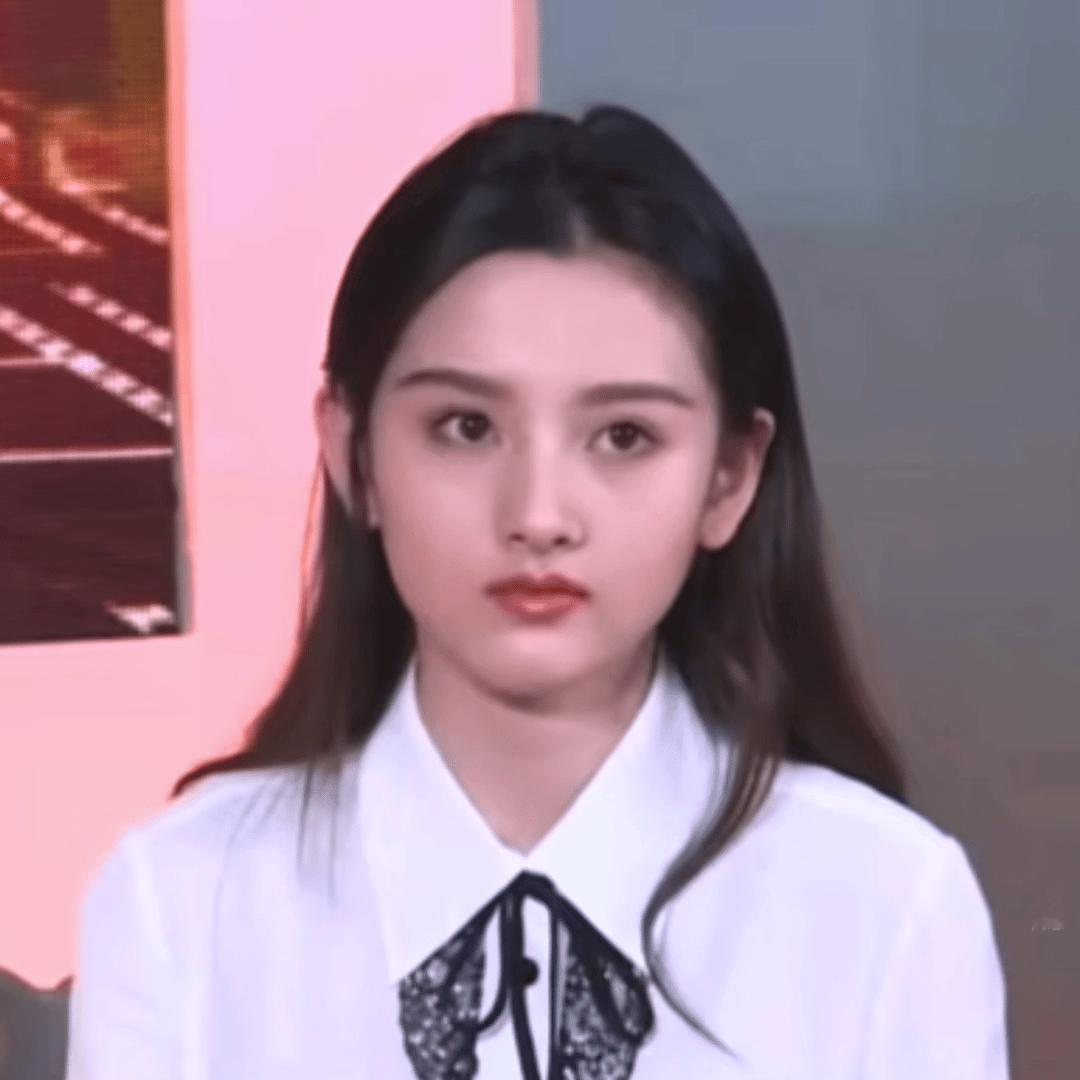 北电华表奖直播间的圆脸萌孩 