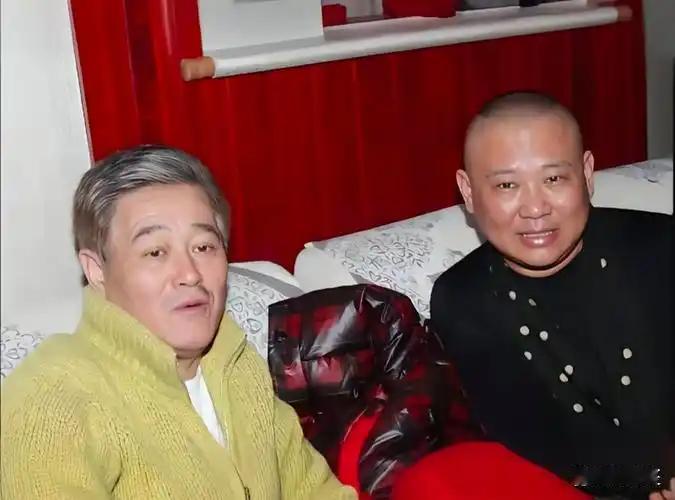 郭德纲和赵本山，都是行业泰斗，都是高徒如云，为啥口碑却是天差地别？我觉得答案不在