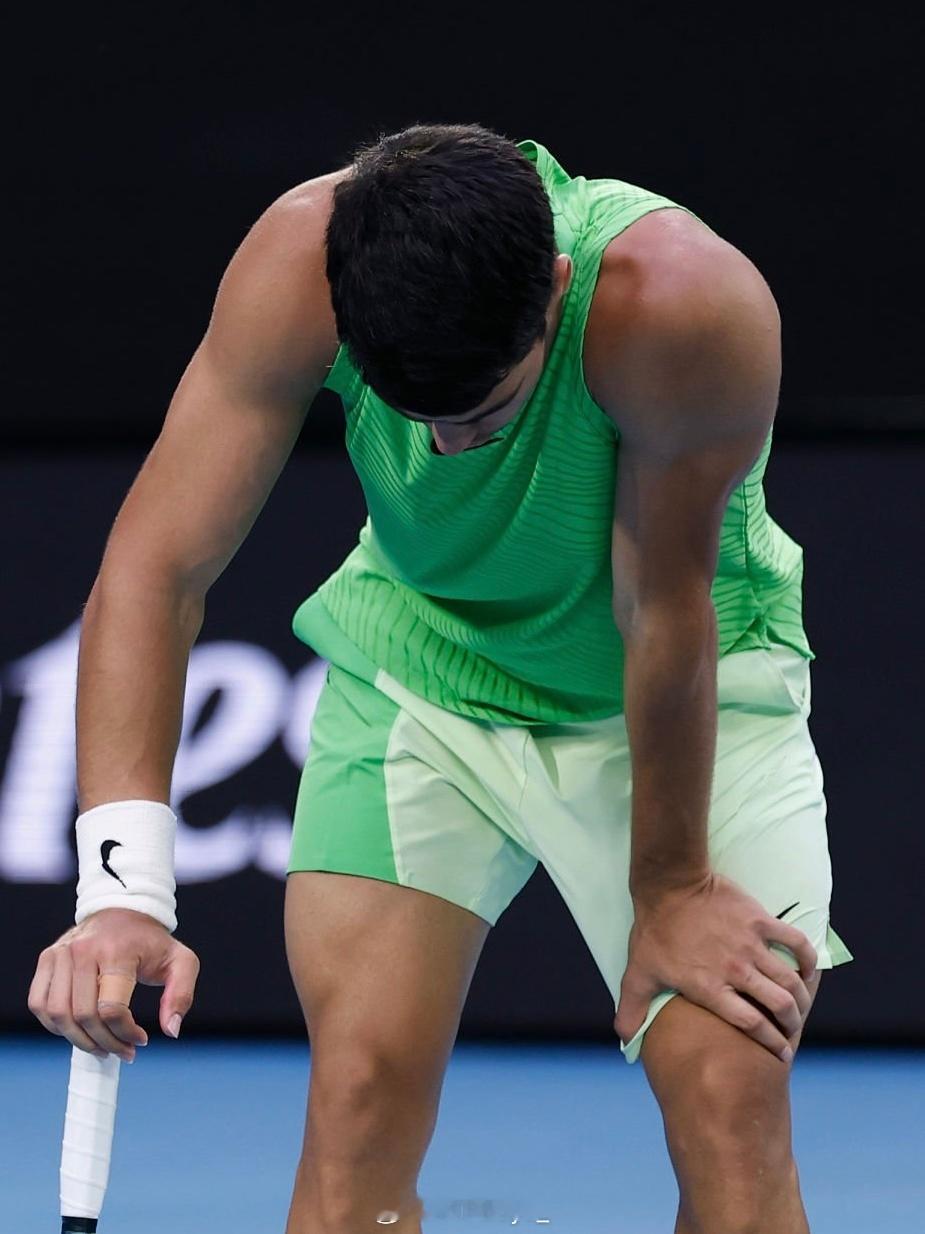 阿尔卡拉斯首进澳网男单决赛这个时候你能想到他会捱到最后还咬下一场胜利么？atpb