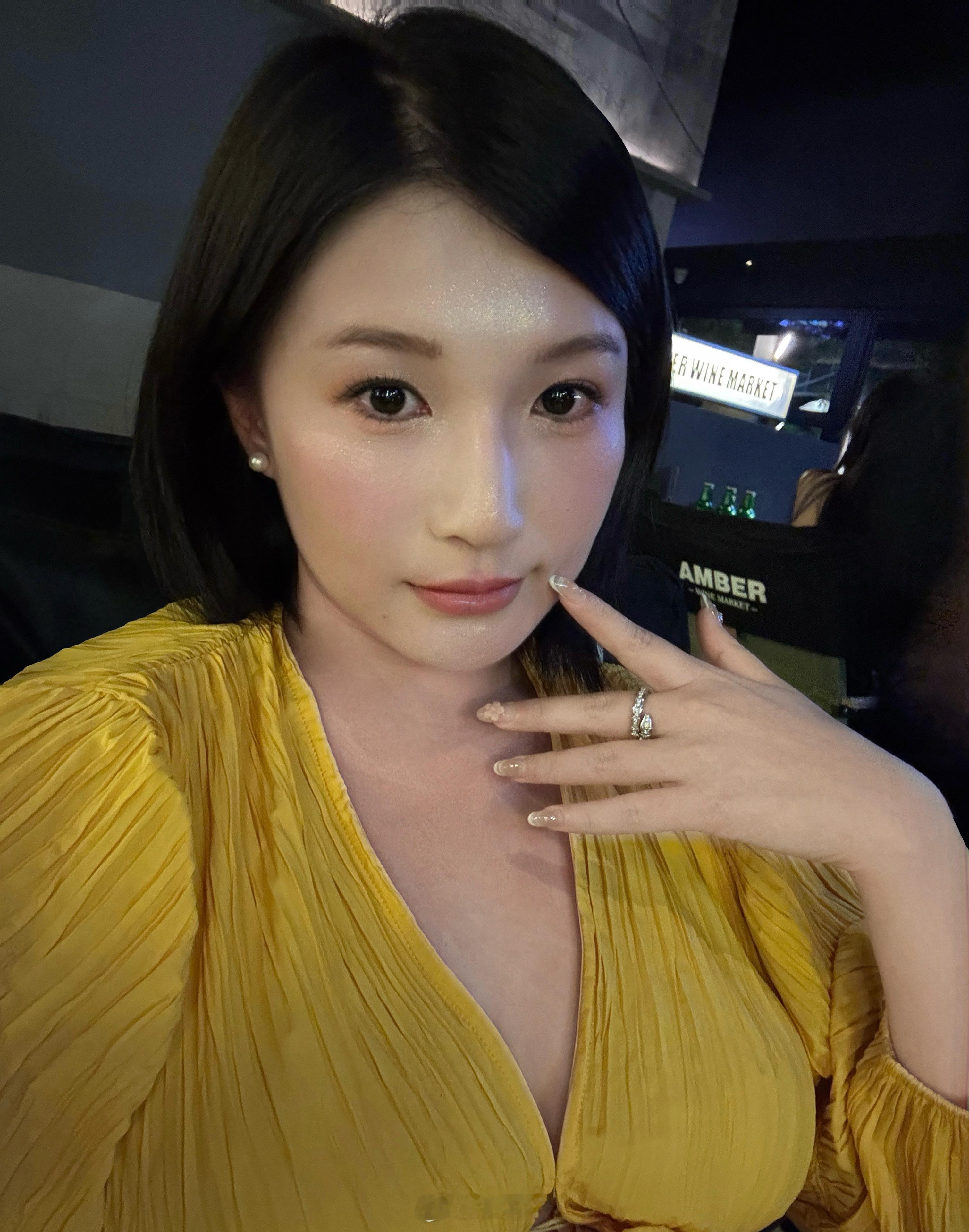 凑个热闹[爱慕]  ​​​