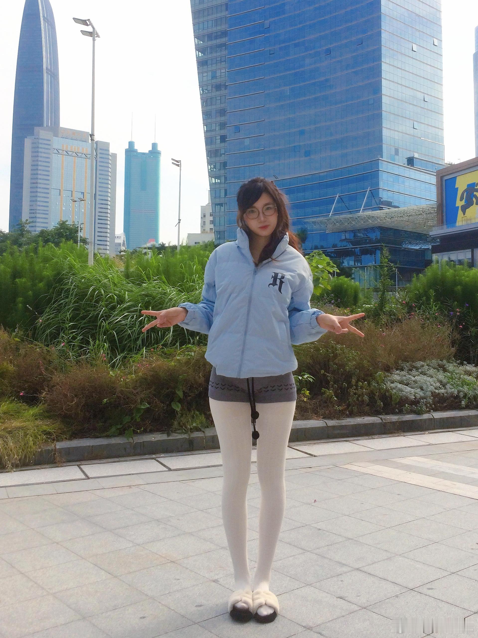 哪一张呀想用1但是糊糊的[捂嘴哭] ​​​