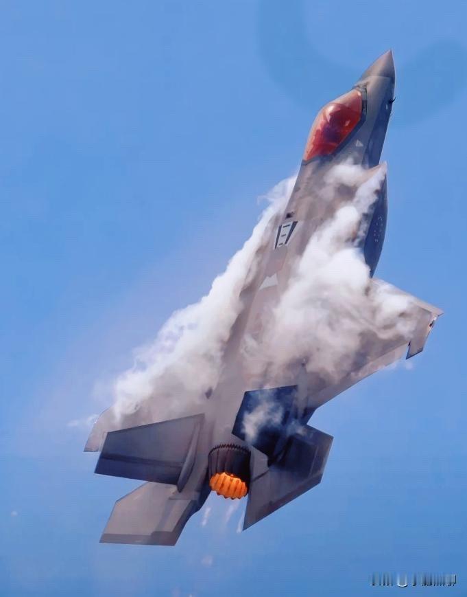 美军这下是丢人了！

美军一架F-35A战斗机在日本青森附近机毁人亡。这架飞机出