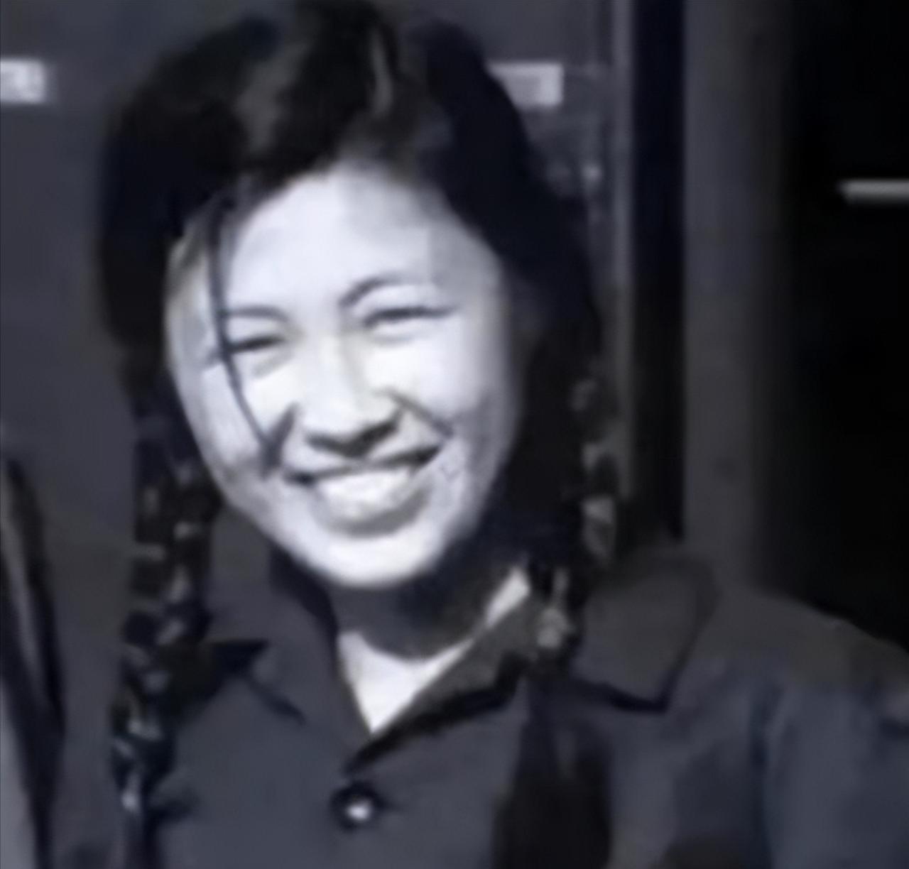 1977年，谢静宜被开除党籍，1983年被免于起诉，职务与待遇全无，1989年恢