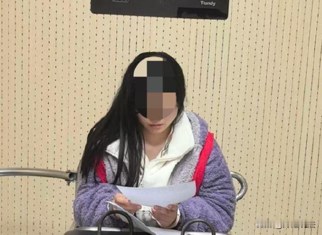 武汉，单身男子上网时，偶遇了一个女网友。本来以为是一场“艳遇”，男子想要跟对方处