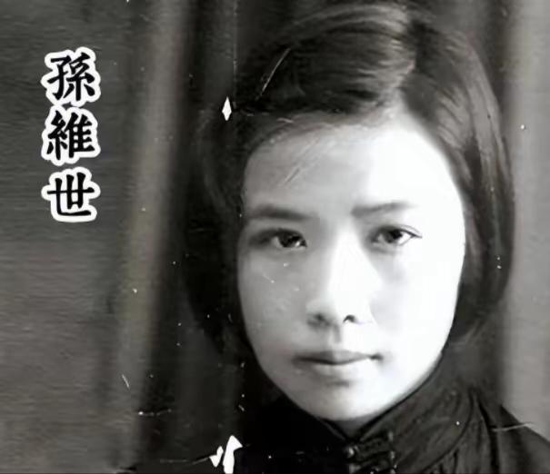 1951年，朝鲜前线，名角金山跟着部队去“找灵感”，转头就跟配的女翻译搞到台面上