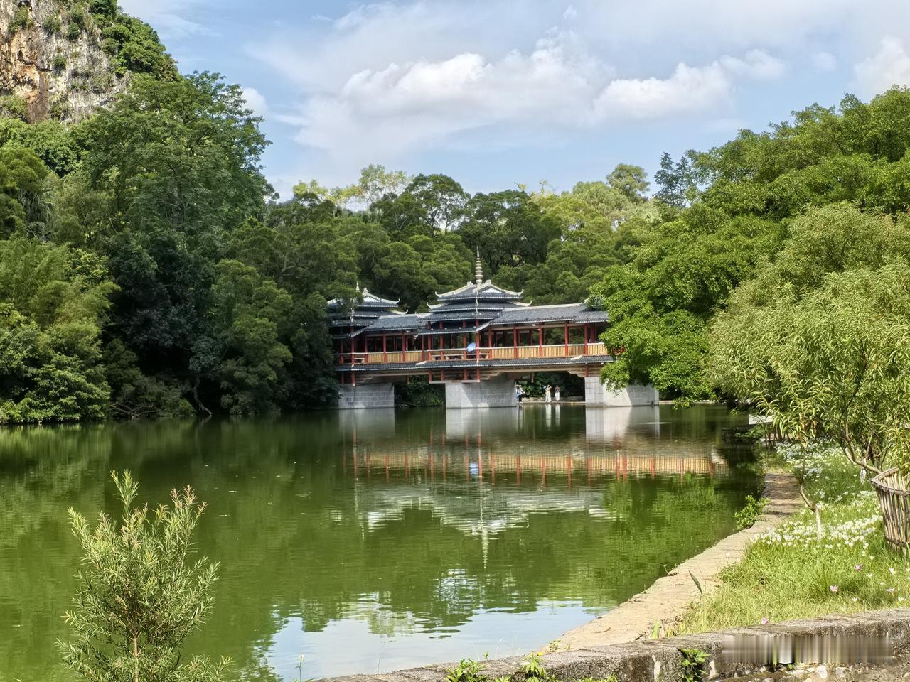 龙潭公园风雨桥
