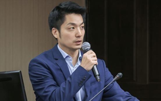 台北市市长蒋万安曾宣称，如果大陆继续在台海进行军机绕台和军演的话，他就要停掉双城