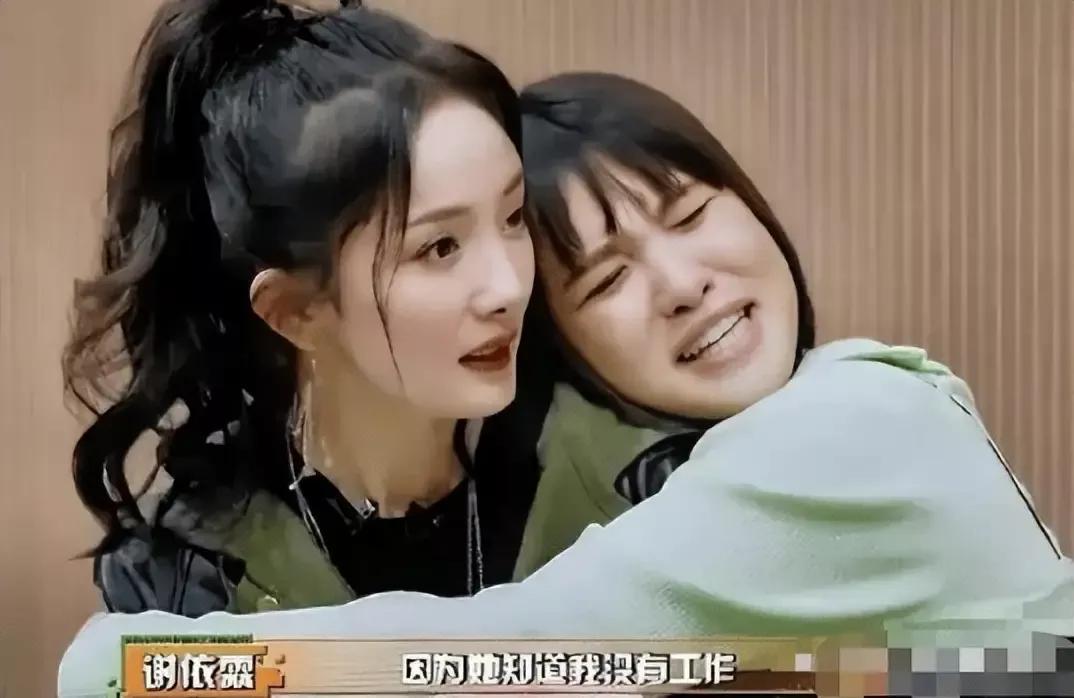 最近网上总有人质疑“杨幂私下超爱晒娃”，认为她过度消费孩子博取关注。但在我看来，