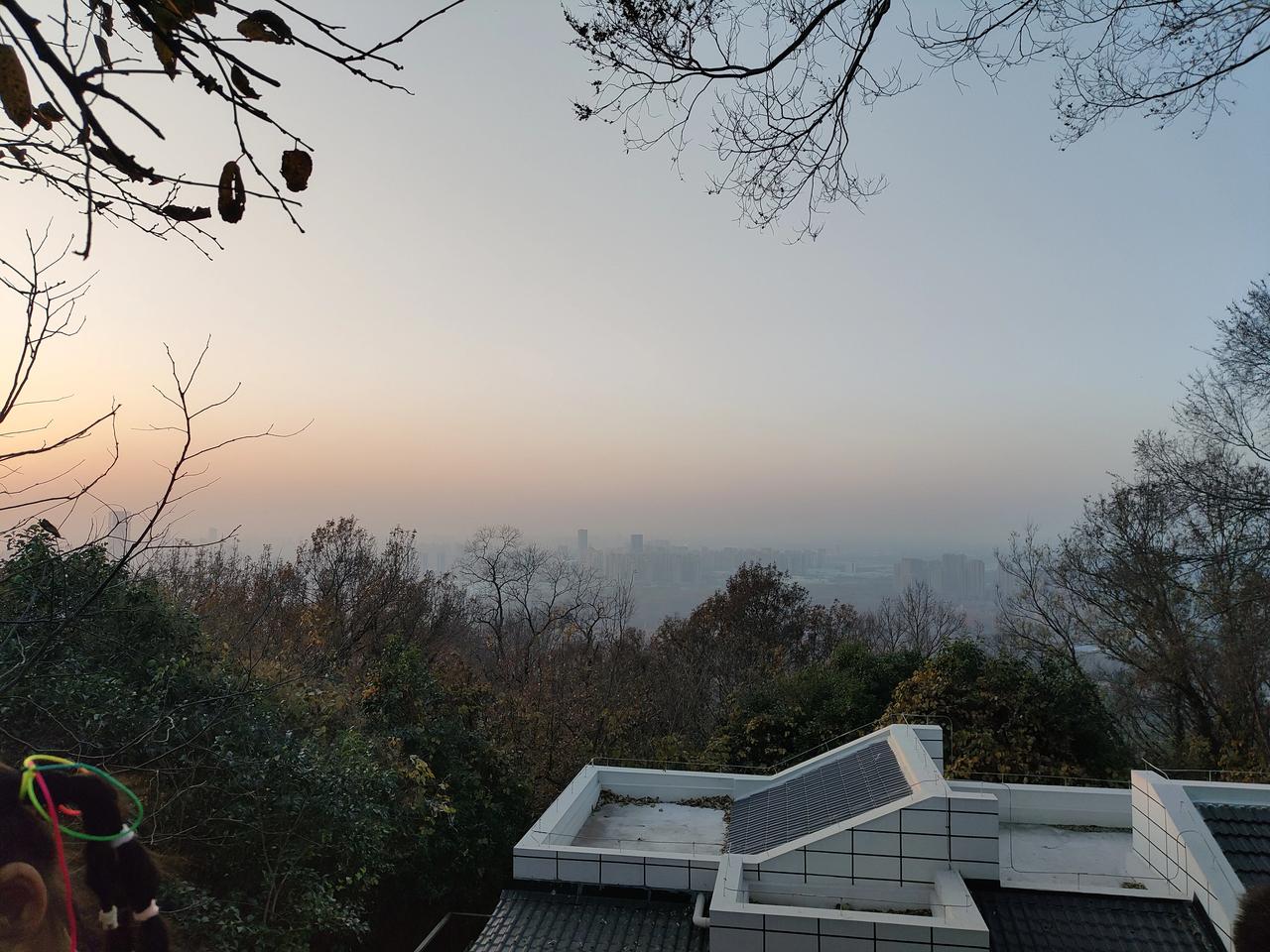 今日的天空是真漂亮啊，简直就是秋水共长天一色啊