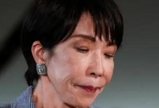日本终于服软了？高市早苗紧急向中国表态，生怕中国在台海“动手”把自己也卷进去！可
