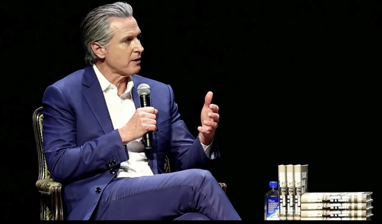 美国加州州长纽森3日批评美以联合对伊朗军事行动，称内塔尼亚胡政府让美国不得不重新