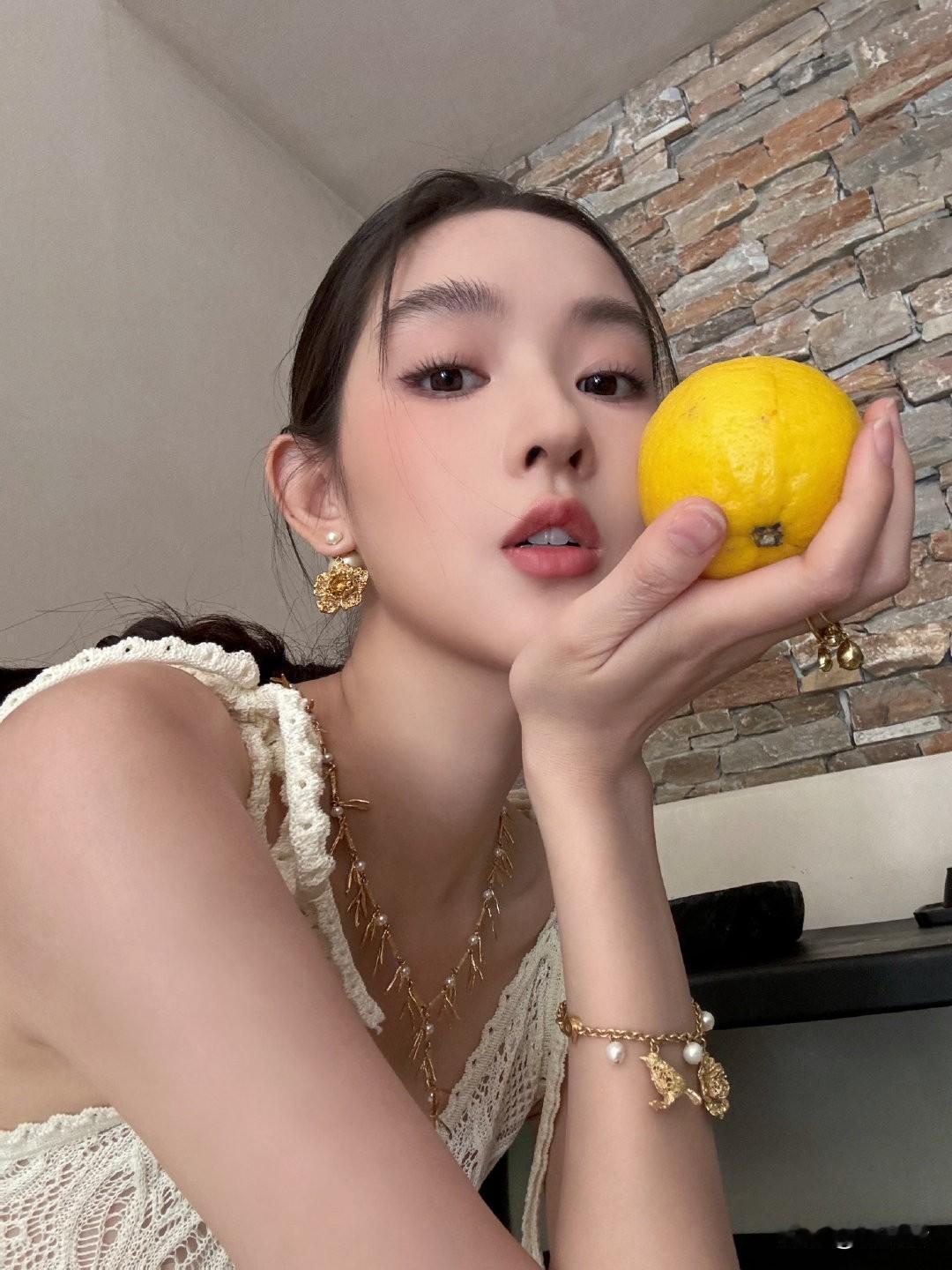 清新柠檬少女，甜美与自然的完美结合🍋💖