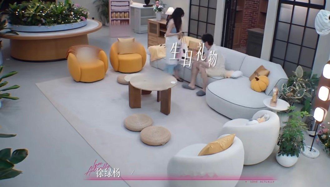 柳柳没戴周佑凌送的手链下期柳柳没戴周佑凌送的手链半熟恋人柳柳和周佑凌这段，谁看了