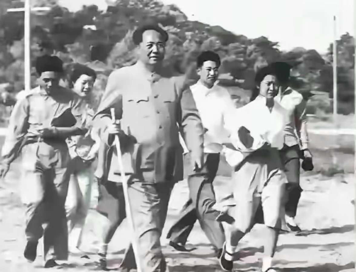 流星赶月，行走如风，看看毛爷爷当年风采