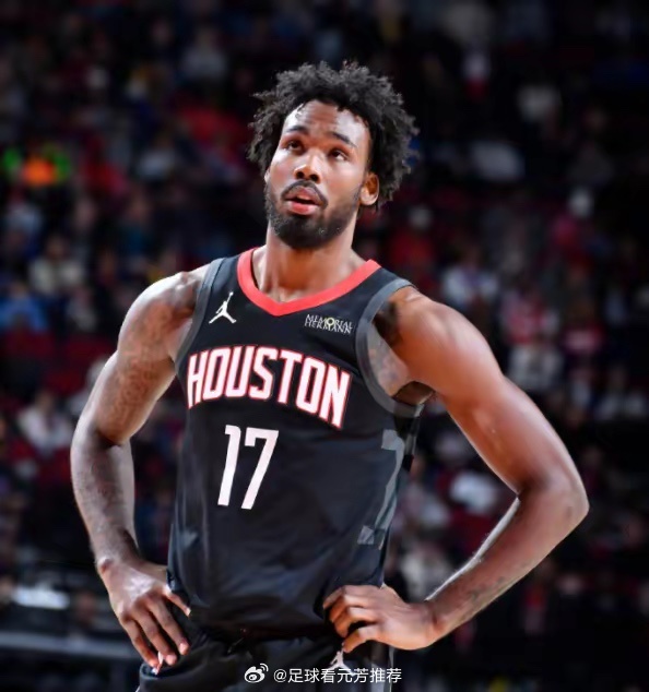 伊森的合同问题，真是让人感慨万千。去年拒绝火箭的大合同，现在看来真是有点短视了。