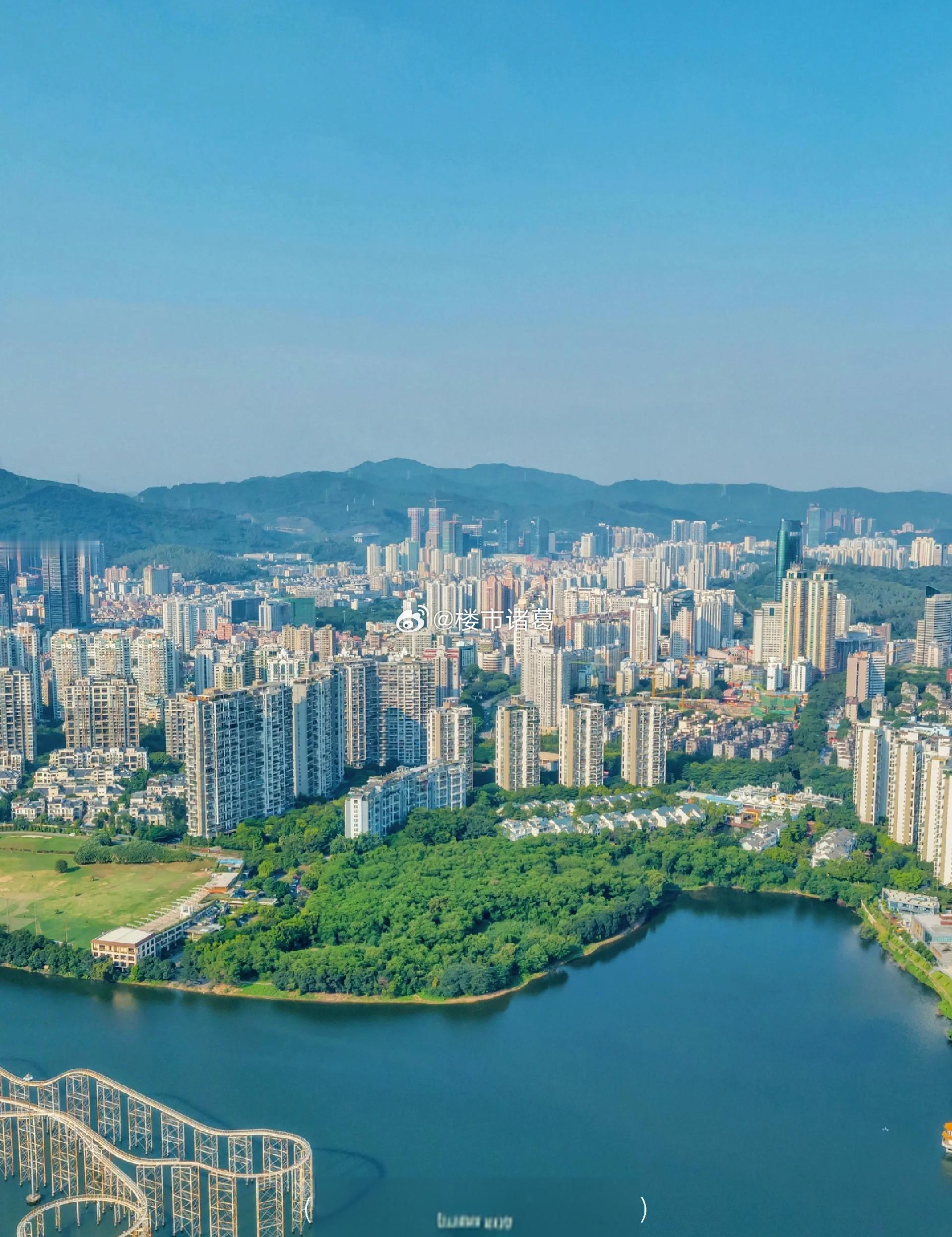 最近，深圳香蜜湖1号一套425㎡别墅以1.9亿成交，单价达44.71万/平方米。
