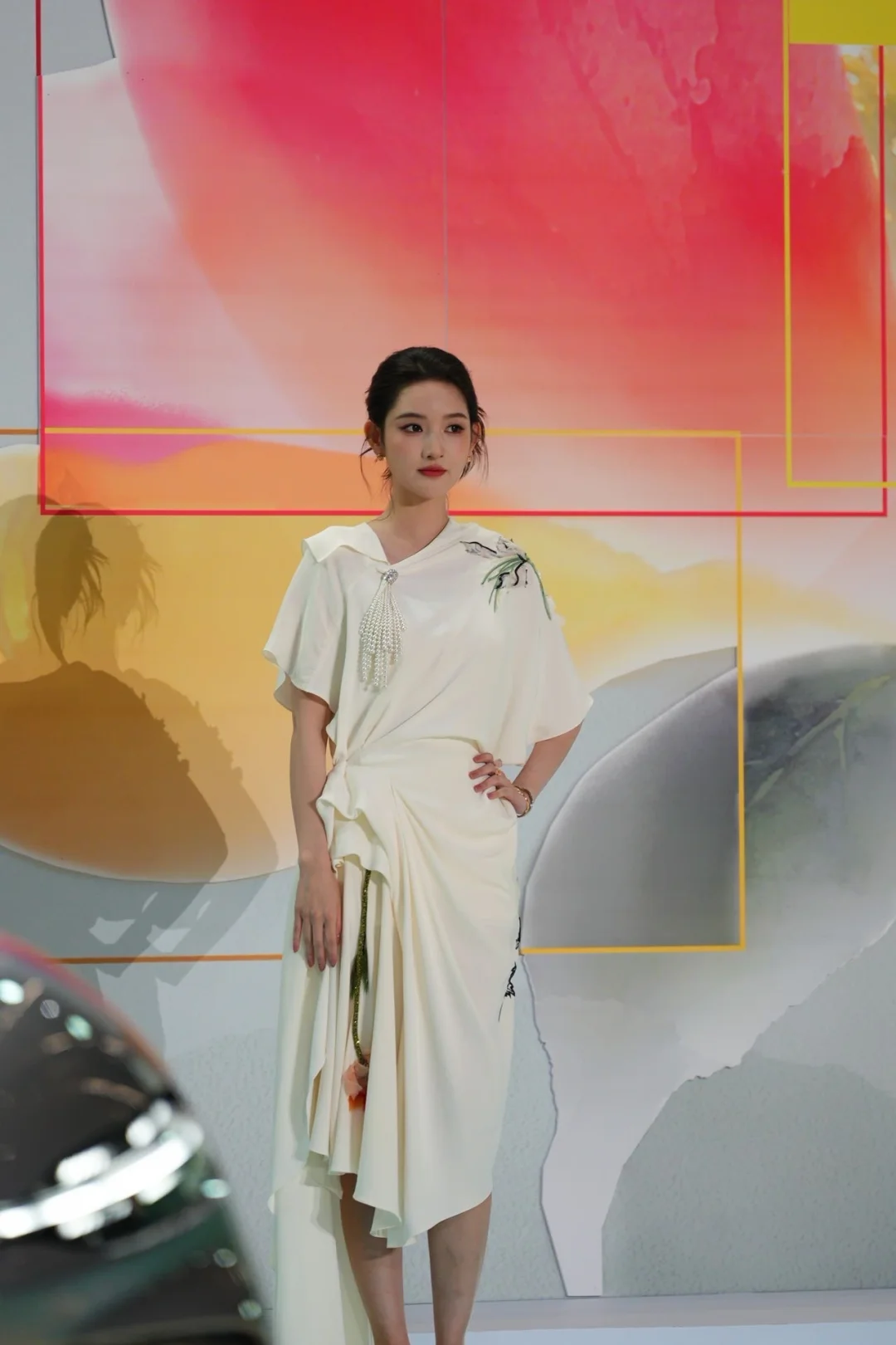 王玉雯国风长裙亮相白玉兰盛典