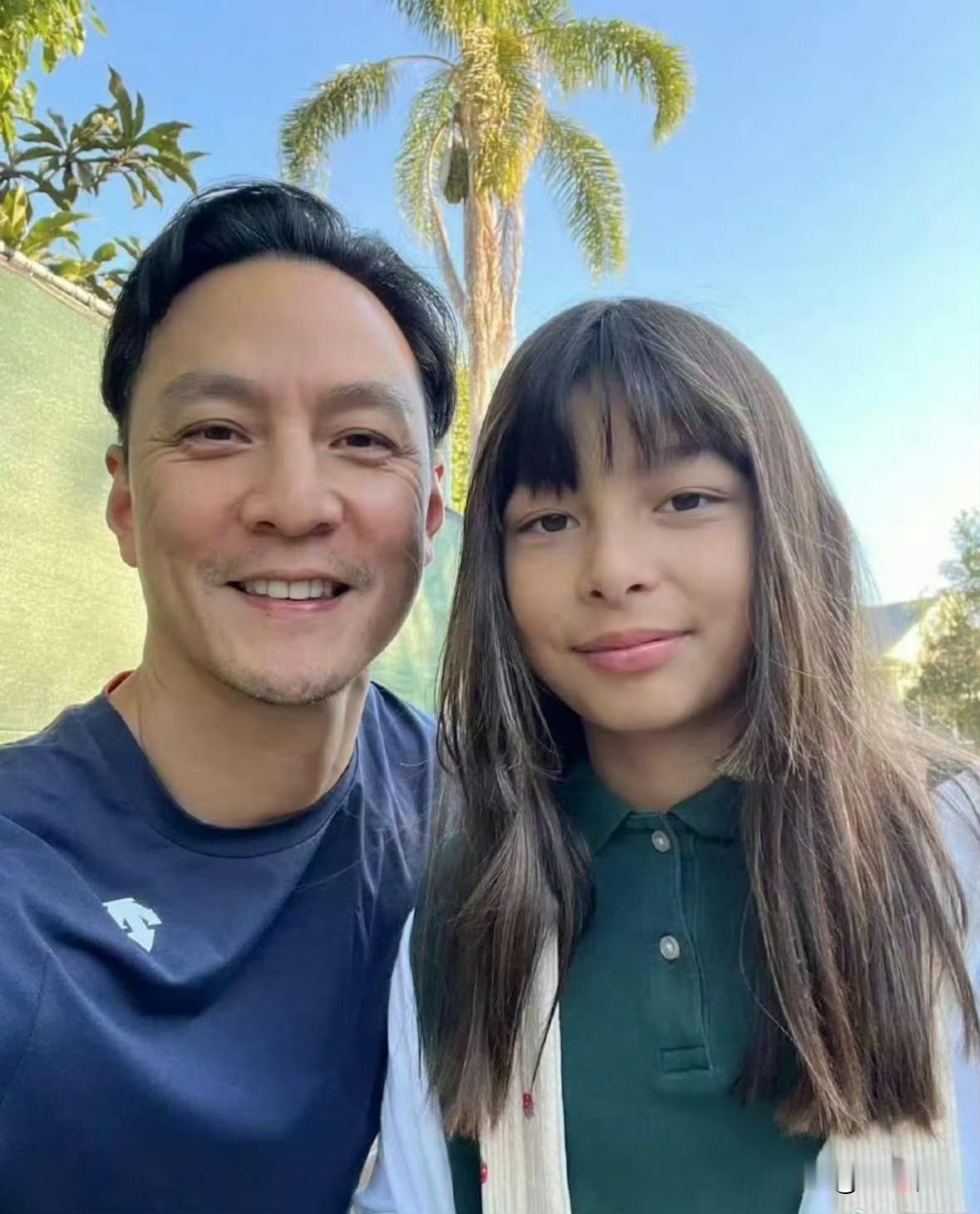 吴彦祖13岁女儿颜值


吴彦祖13岁的女儿长得很混血，她妈妈是混血，看着还是像