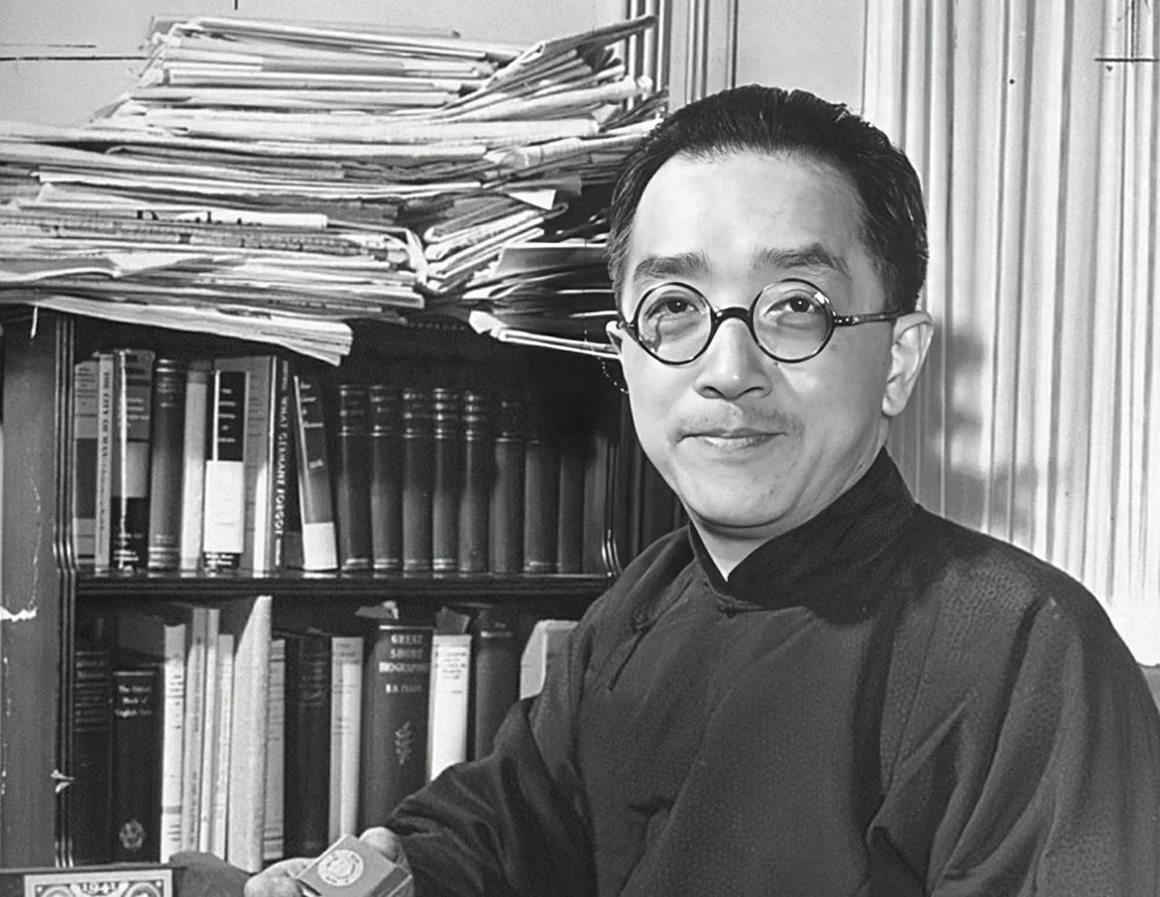 为什么要反对胡适，因为他只批评政府？实际上当时胡适从下到上什么都批判，说胡适只批