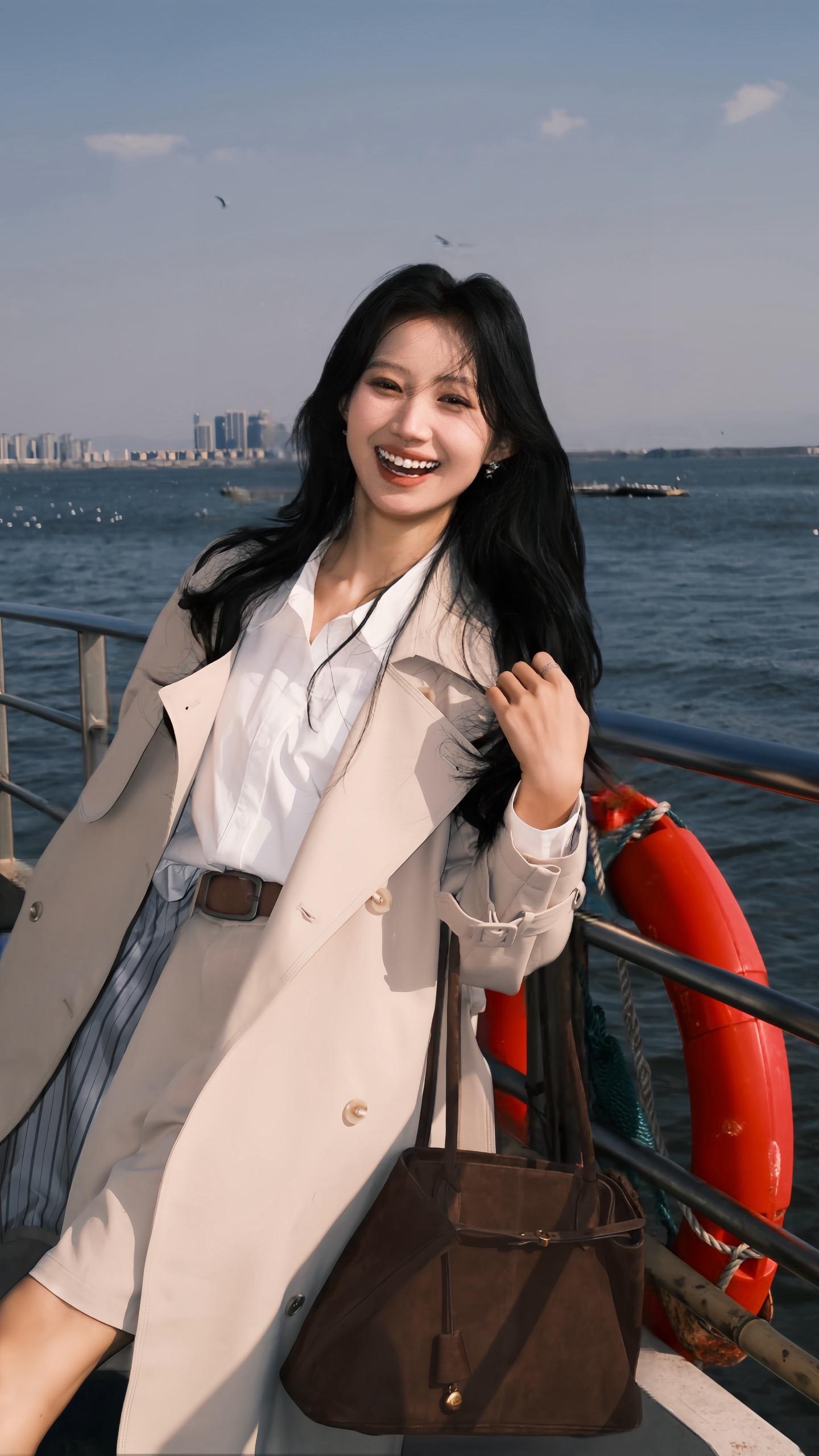 亲爱的女孩 谢谢你的出现 我早已离不开你