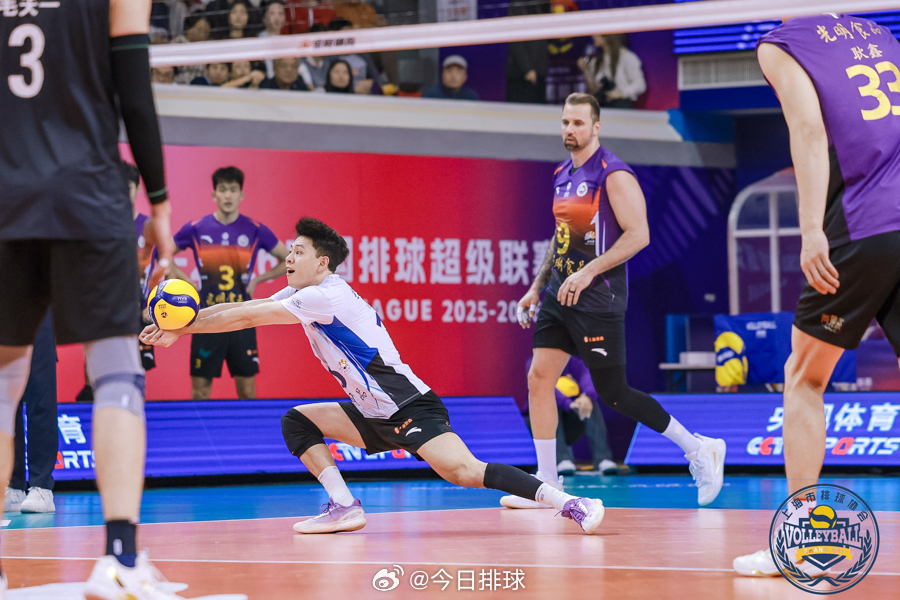 【《解放日报》：上海男排无缘冲击联赛第19冠，沈琼无奈接受，海宁认为“并非坏事”