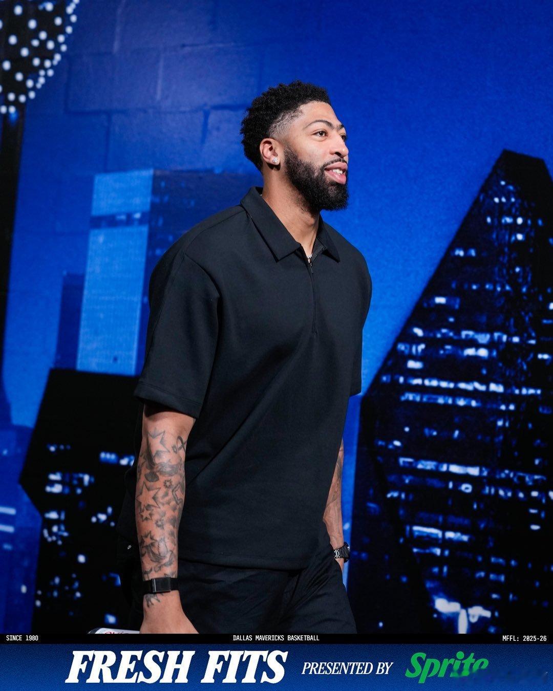 MFFL 基德接受采访。“今天戴维斯的出场时间限制为30-34分钟。”名记称浓眉